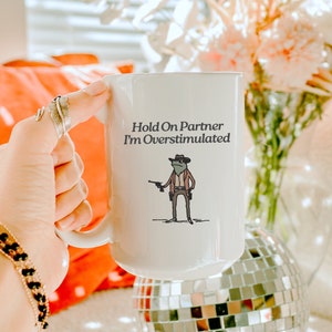 Wacht even, I'm Overstimulated Frog-mok Overstimuleerde mok Losgeslagen mok Weirdcore Gen Z-mok rare dingen ironisch dwaze koffiemok cadeau collega