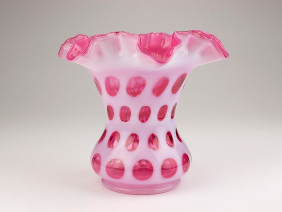 Fenton Coin Dot Ruffled Vase, Shape 1925 6