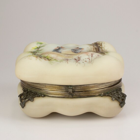 C F Monroe Wave Crest Egg Crate Large Dresser Box… - image 3