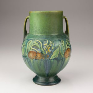 Roseville Vitnage Pottery Baneda Vase, Shape 589-6, Green