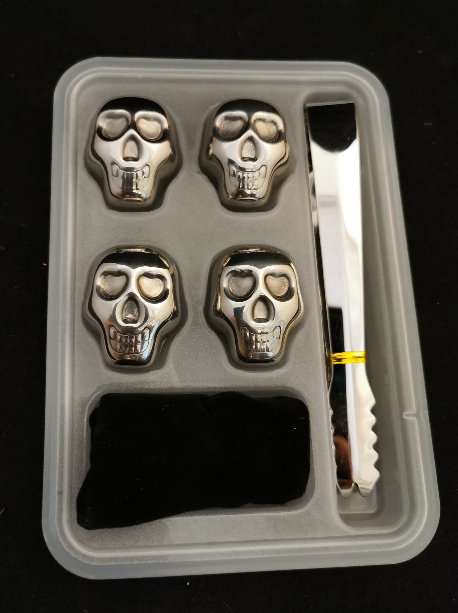 Webake Skull Ice Cube Mold, 10 Cavity Silicone Ice Mold with Lid for  Whiskey Skull Ice