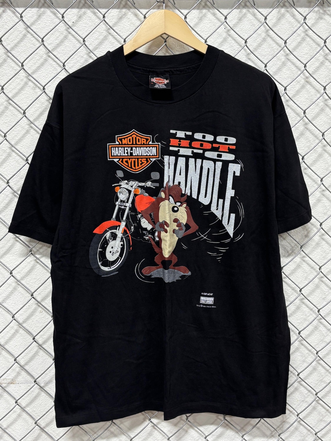 90s Harley-Davidson × Looney Tunes Vintage 1994 Harley Davidson Looney Tunes Taz Too Hot Too Handle
