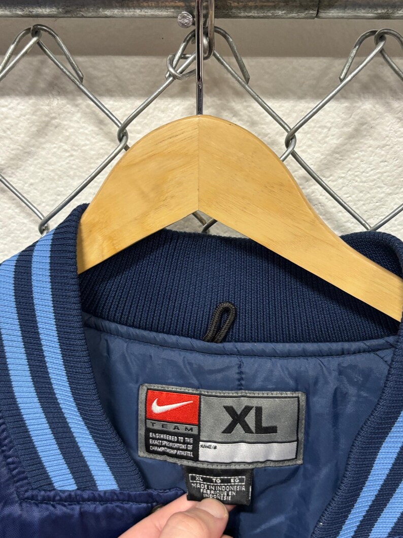 Vintage Nike Distressed University North Carolina Nylon Jacket Size XL image 5