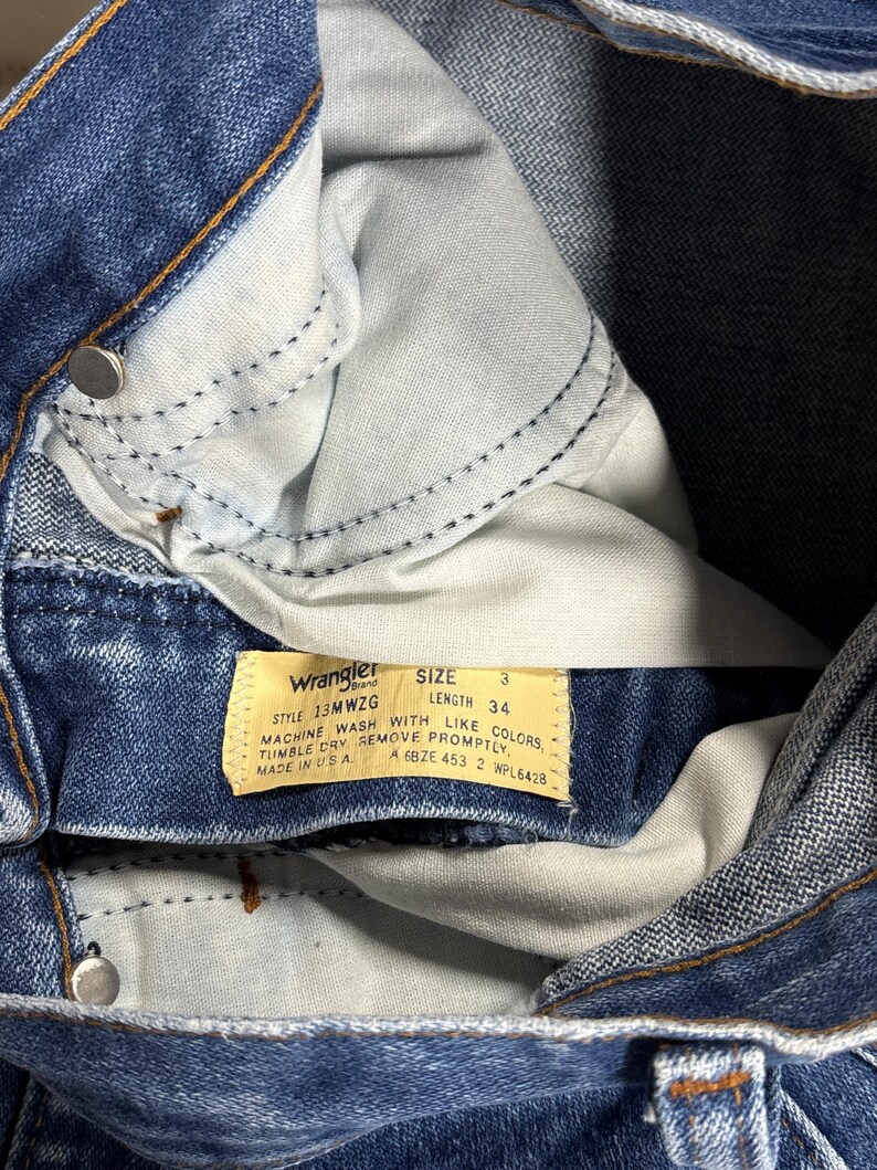 Vintage 90's Wrangler Women's Blue Denim Western Jeans Size 24x32 image 3