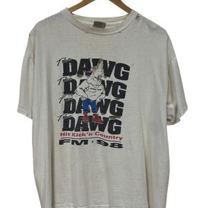 Vintage 90&#39;s The Dawg Country Radio Station Thrashed Graphic Tee Size XL