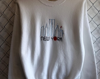 Vintage 90's New York Skyline Embroidered Sweater Size Large