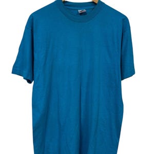 Vintage 90&#39;s Fruit of the Loom Blue Single Stitch Blank Tee Size Large