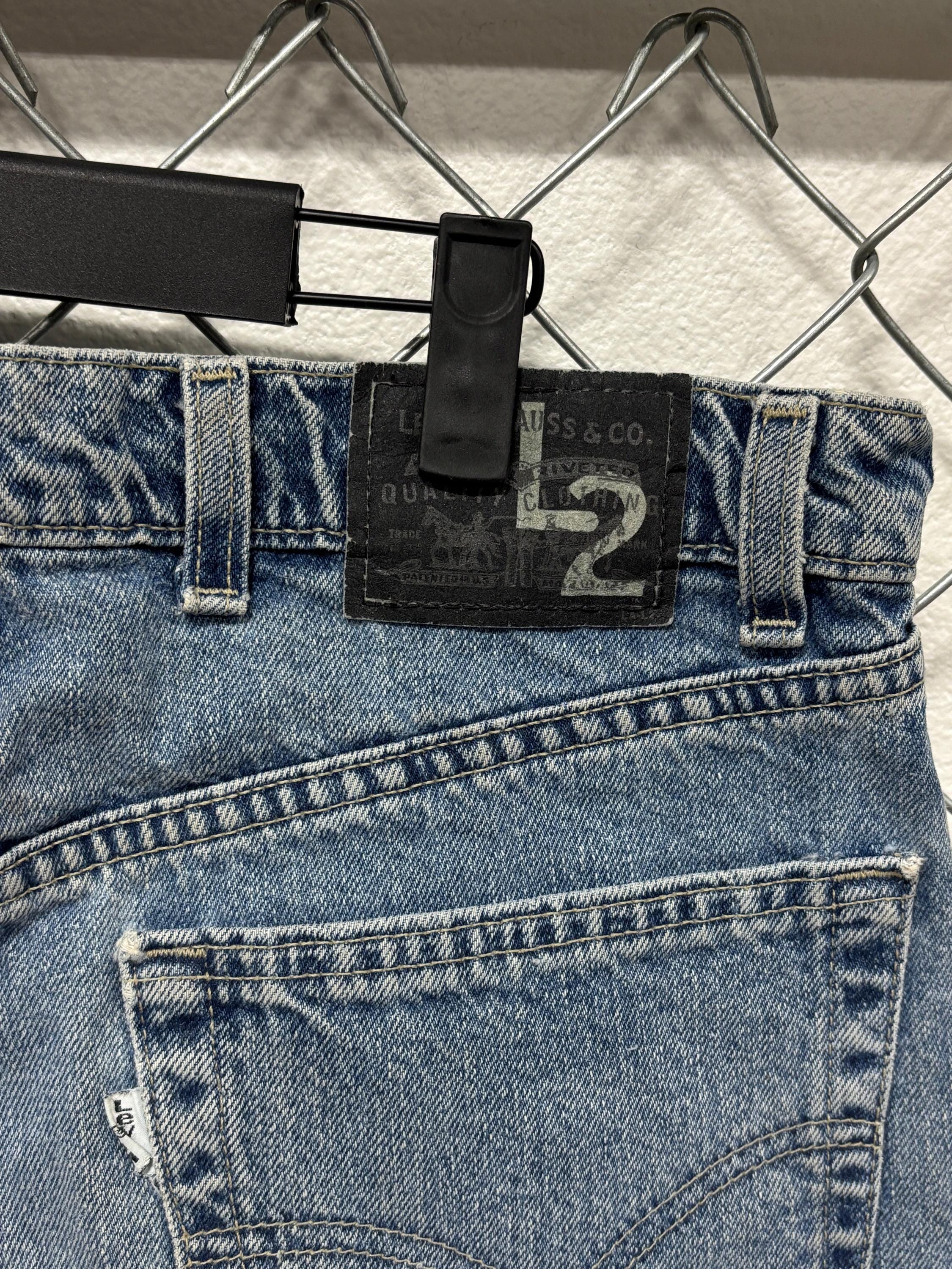 Vintage 90's Levi's L2 White Tab Baggy Fit Skater Denim Jeans Size