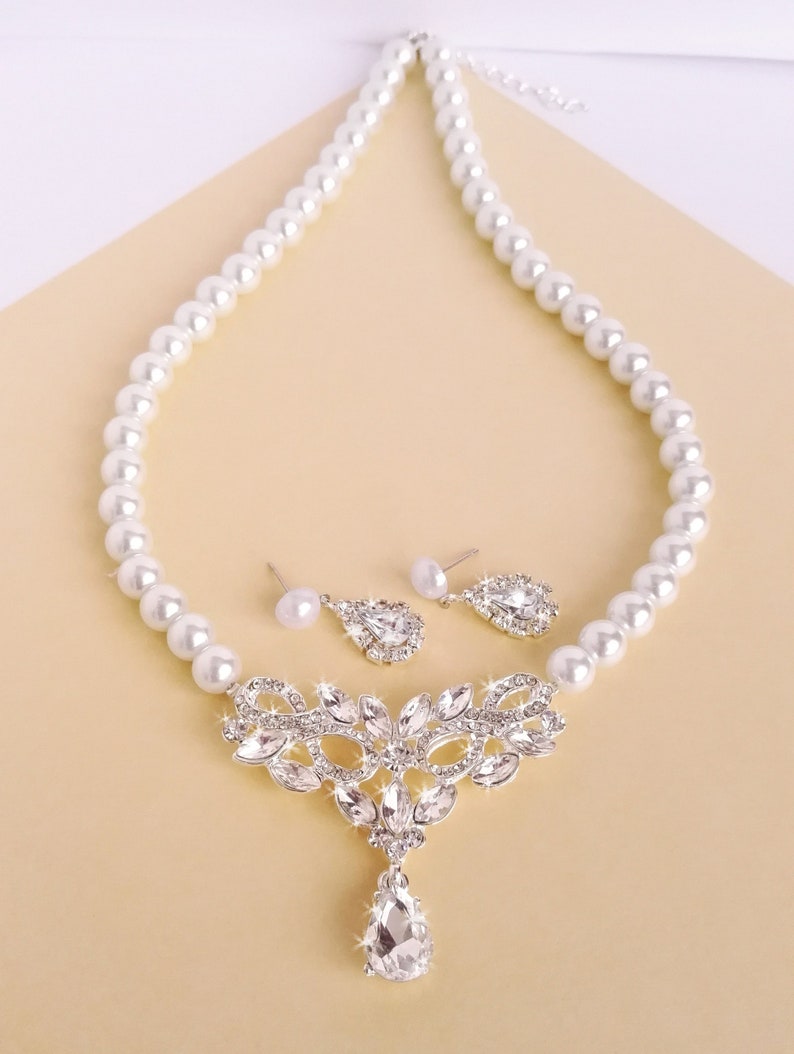 Beaded Bride Jewelry Set White Pearl Jewelry Set and Earring Set Wedding Jewelry Bridal necklace Rhinestones Jewelry Set