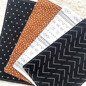 SALE!!! Set of 4 Black Broken Arrow Burp Cloths, Baby Gift, Baby Boy, Newborn, Baby Shower