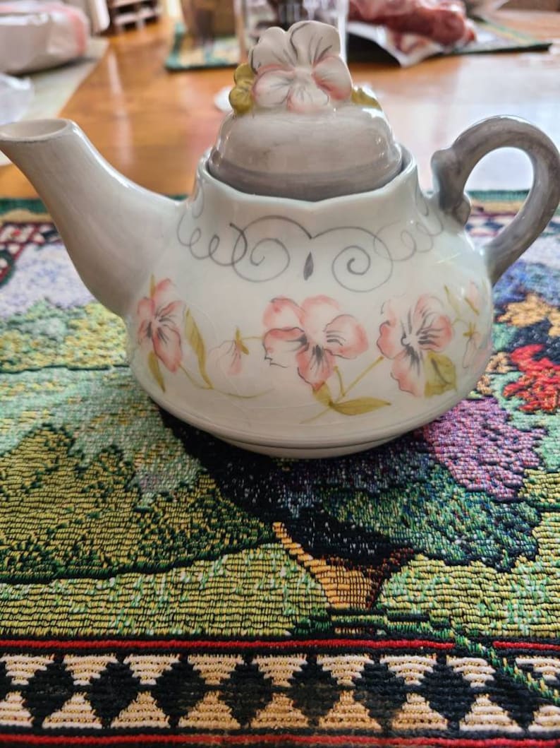 with love fragrance Made by Mimi Country Glows muave color wax Tea Pot candle