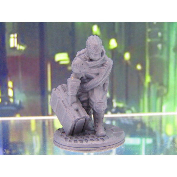 Alien Mafia Syndicate Undercover Courier Mini Miniature Figure 3D Printed Model 28/32mm Scale RPG Sci Fi Fantasy Tabletop Gaming