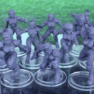 10PC LINEWOMAN Mini Miniature Model Character Player 28mm/32mm Scale RPG Tabletop Blood Fantasy Football Bowl Team