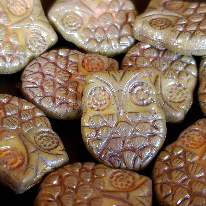 0924 4 pieces Pressed Premium Horned Owl 18x15mm Czech Glass Beads Avocado with Picasso Finish
