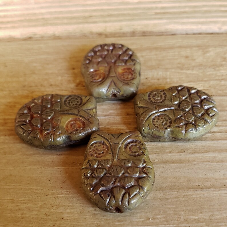 0924 4 pieces Pressed Premium Horned Owl 18x15mm Czech Glass Beads Avocado with Picasso Finish