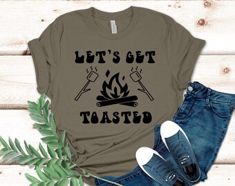 Vamos a conseguir camiseta tostada, camisa de camping, camiseta de fogata, camisa S'Mores, camisa tostada de malvavisco, camiseta glamping, ajuste unisex