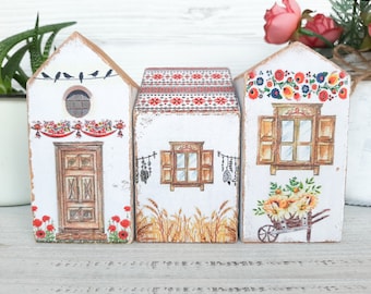 Set of 3 farmhouse wood block Houses