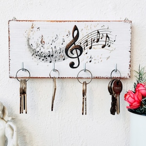 Music Key Holder, Treble clef key holder for wall, Wooden key organizer