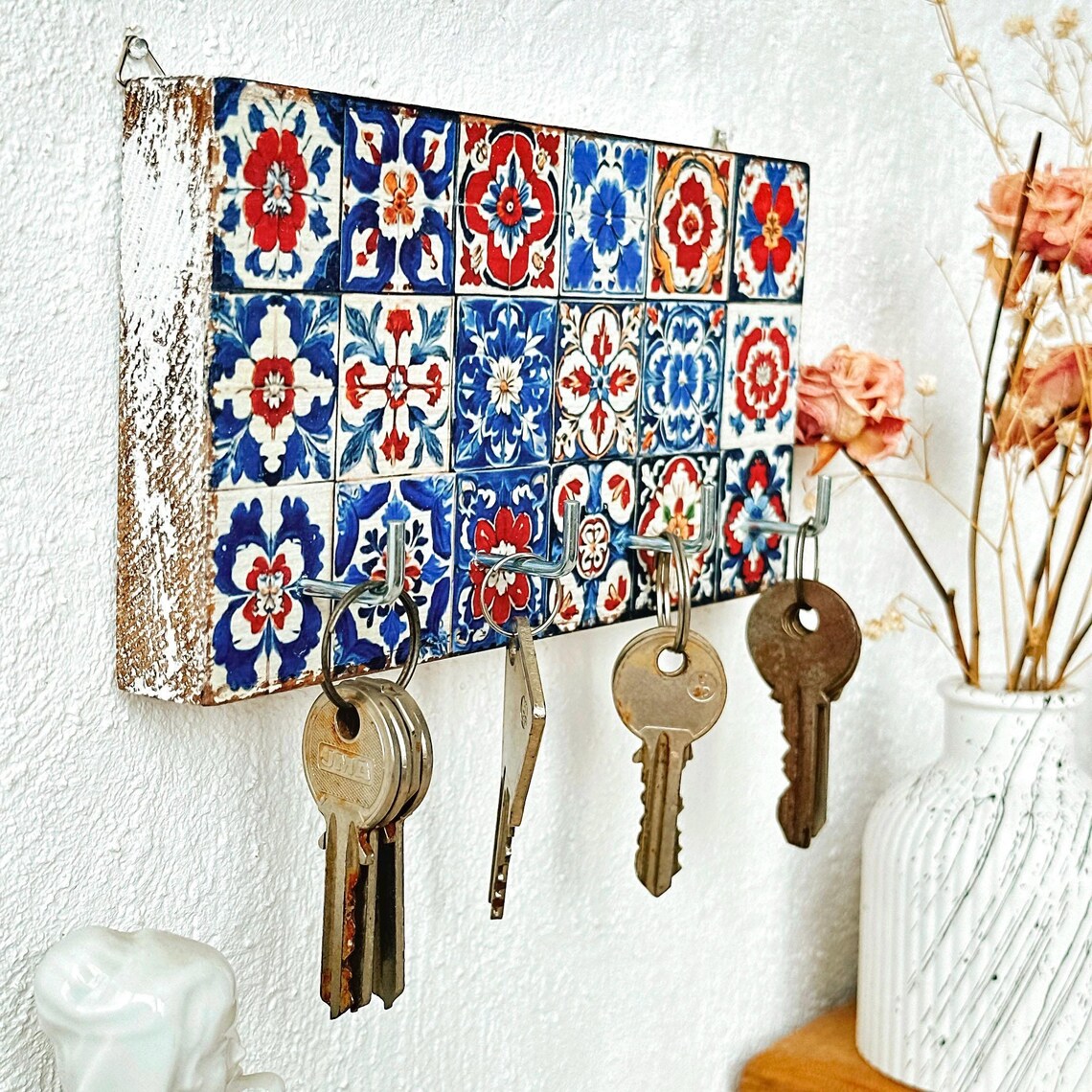 Colorful Key Holder for Wall, Entryway Red and Blue Key Organizer ...