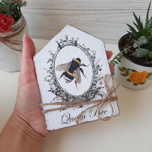 French sign Queen Bee, Queen Bee Wooden Sign - Rustic Cottage Decor