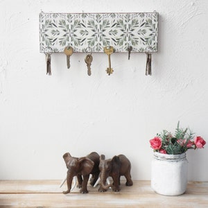 Llavero decorativo rústico verde para pared, organizador de entrada de madera, 6 ganchos.