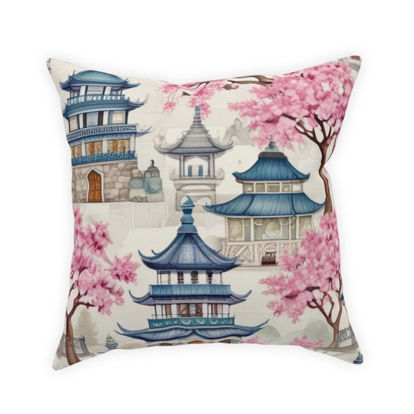 Maison pagode japonaise à l'aquarelle avec motif de cerisiers en fleurs, ornée, coussin décoratif en tissu fin