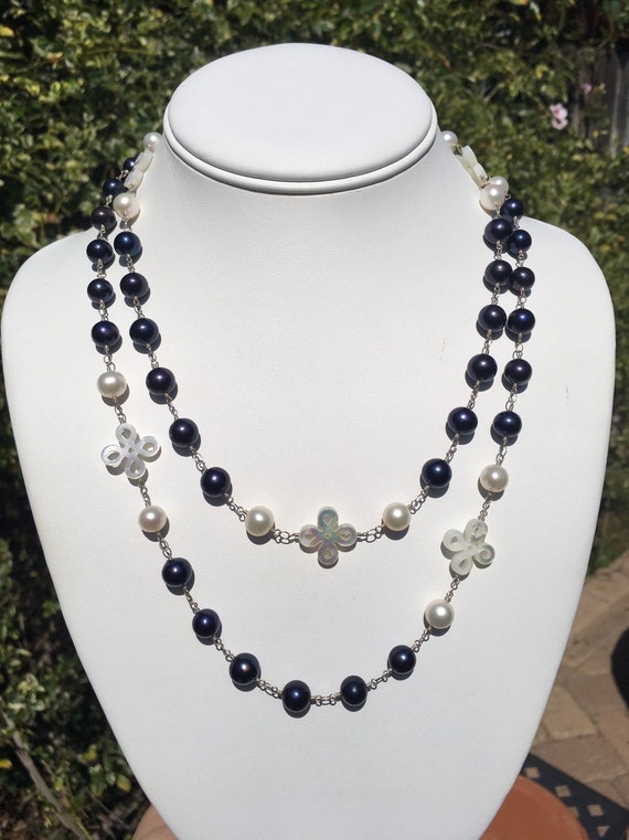 Long Black and White Pearl Necklace 