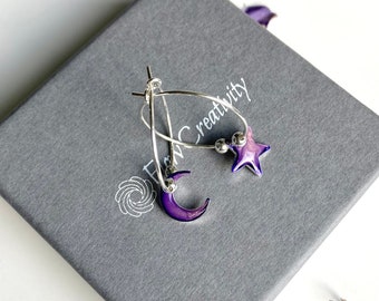 Créoles avec lune et étoile en argent sterling violet métallique de 2 cm de diamètre