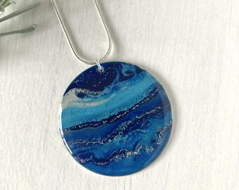 Pendant 4 cm diameter blue and silver ocean design