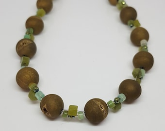 Gemstone necklace in green/golden iridescent agate with jade and chrysoprase