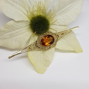 Filigree, romantic-looking bar brooch with citrine in 585 yellow gold, vintage, after 1970, lapel pin, scarf pin