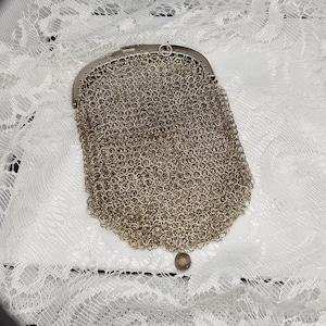 Bolsa com ilhós, bolsa, chatelaine gravada em prata verdadeira, por volta de 1900, raridade: com 3 compartimentos! “Saco boca de peixe” virada do século
