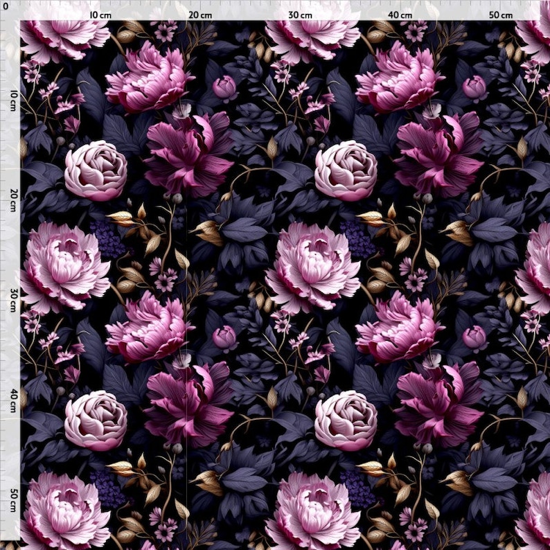 Pu&ograve; includere: Uno schema senza cuciture con fiori viola scuro e rosa con accenti dorati su uno sfondo nero.