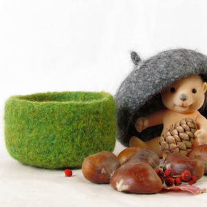 Acorn fairy house Nature table, waldorf decoration, imaginative play, woodland house, natural toy, Waldorf Child, wool felt gnome house image 3