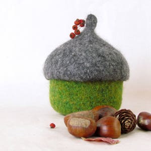 Acorn fairy house Nature table, waldorf decoration, imaginative play, woodland house, natural toy, Waldorf Child, wool felt gnome house image 2