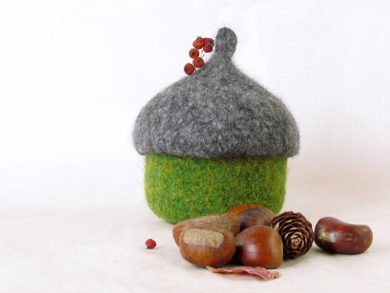 Acorn fairy house Nature table, waldorf decoration, imaginative play, woodland house, natural toy, Waldorf Child, wool felt gnome house image 2