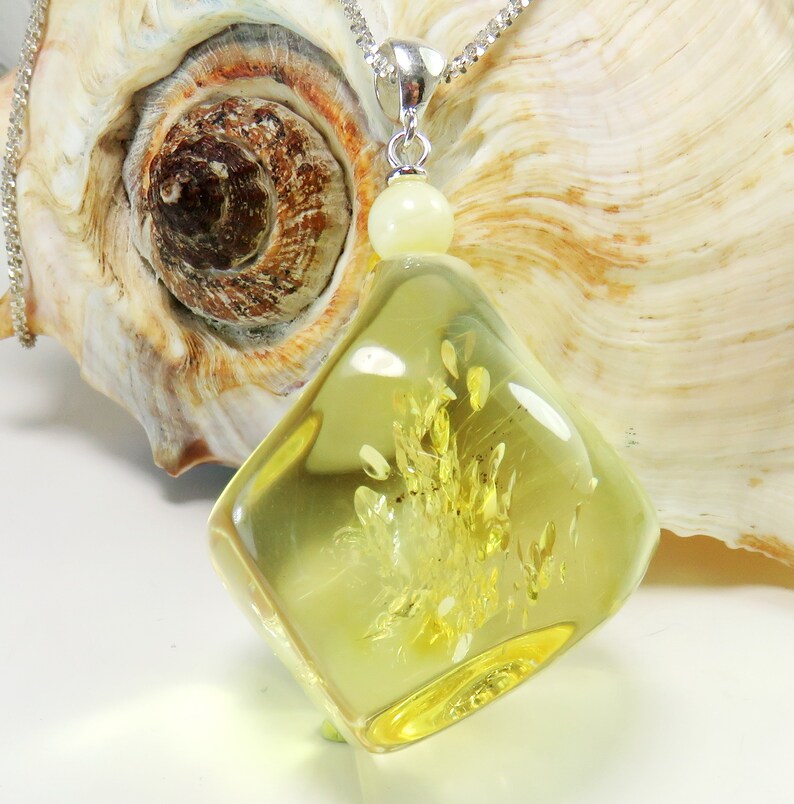 Luxury 31.20 grams Lemon Glittering Natural Genuine BALTIC AMBER stone pendant with 925 Sterling Silver chain