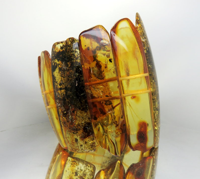 Exclusive 61.80 grams Greenish Glittering Natural Genuine BALTIC AMBER Stretch Bracelet on elastic string