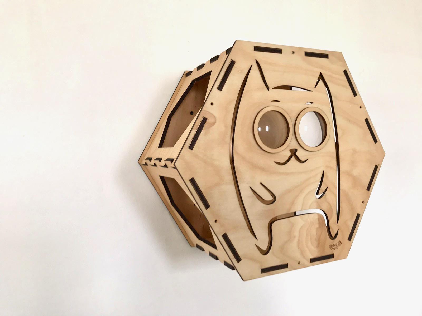 WALL HEXAGON - wall mounted rest place / house for cats with openwork pattern 1.