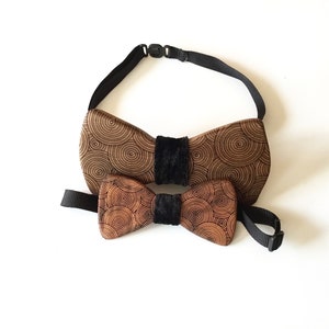 Father&Son" wooden bowtie set / Made of solid walnut wood / With laser engraved circles pattern image 2