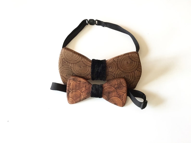 Father&Son" wooden bowtie set / Made of solid walnut wood / With laser engraved circles pattern image 2