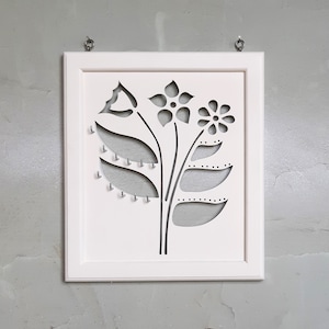 Wooden jewellery holder in white / Jewellery stand with floral design / Wall decor and jewelry storage 2in1