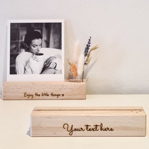 Gepersonaliseerde kaart- en droogbloemenhouder 15 cm. - medium houder voor kaart of foto met eigen tekst - kaartenhouder met naam, datum