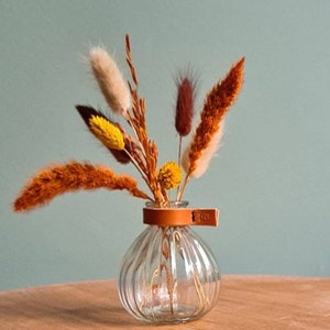 Little round vase - Cute little glass vase with spherical shape - cutting vase - mini vase - vase with ribbing - unique balloon vase