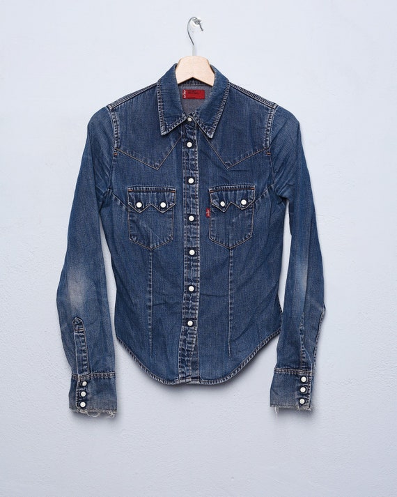 levi's red tab shirt