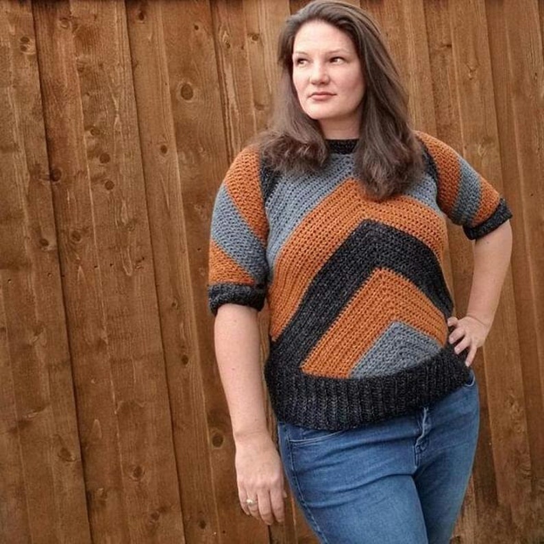 My Favorite Jeans Top// Easy Spring Graphic Chevron Crochet Top Pattern Plus Size image 2