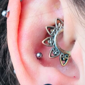 Blue cartilage stud | tragus labret earring | 1.2mm conch jewellery  | forward helix barbell | 16G body piercing | iridescent stud