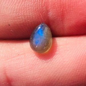 Natural labradorite conch stud | tear drop titanium earring | labradorite conch labret | forward helix stud | cartilage lobe jewellery