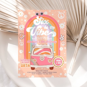 Redigerbar Groovy 6-årsdagsinbjudan REDIGERBAR SIX är en Vibe Daisy Rainbow Hippie-inbjudningsmall Direktnedladdning
