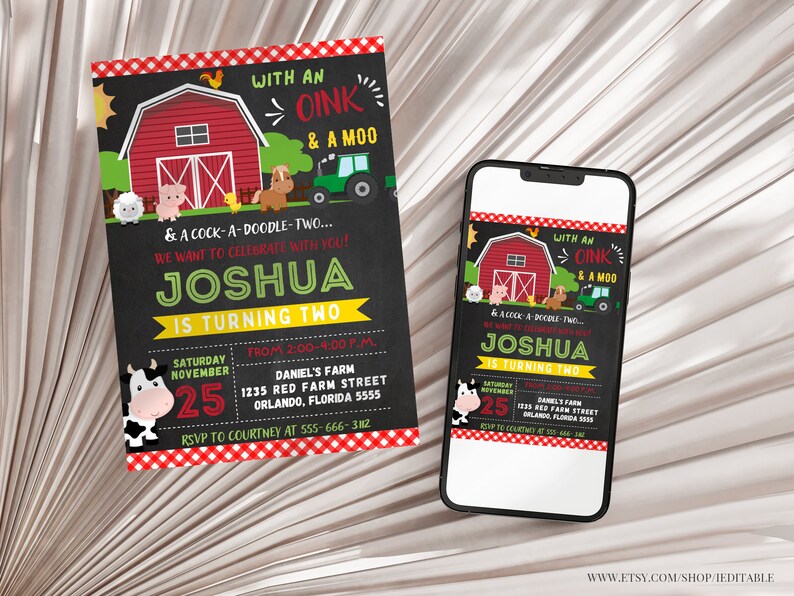 Puede incluir: Una invitaci&oacute;n a cuadros rojos y blancos para una fiesta de cumplea&ntilde;os con tem&aacute;tica de granja. La invitaci&oacute;n presenta un granero rojo, animales de granja y un tractor. El texto de la invitaci&oacute;n dice: "Con un Oink & A Moo & A Cock-A-Doodle-Two... &iexcl;Queremos celebrar contigo! Joshua cumple dos a&ntilde;os. S&aacute;bado 25 de noviembre de 2:00 a 4:00 p.m. Daniel's Farm 1235 Red Farm Street Orlando, Florida 5555 RSVP a Courtney al 555-666-3112".